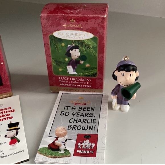 Peanuts - HALLMARK VTG ~ all boxed bundle/3 ornaments & Snoopy stocking holder - Picture 7 of 9